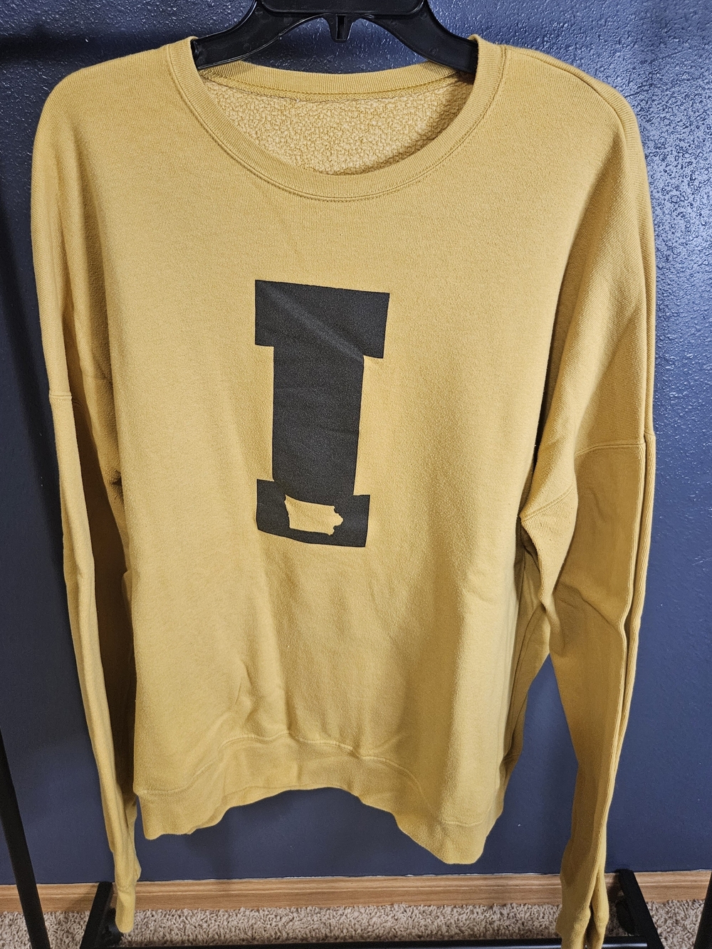 Women's Mustard/Gold Hawkeye Crewneck Sweatshirt with Graphic 'I'